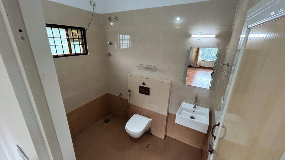 Bathroom, Acre 5 Homestay, Chikmagalur