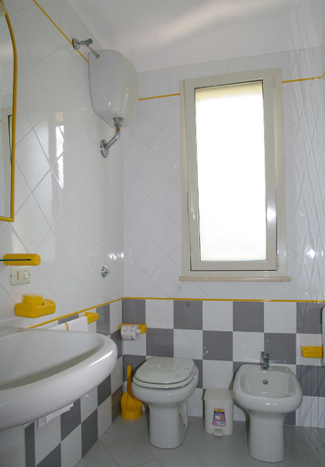 Bathroom 3, Beautiful apartment for 4 people in residence, Palermo