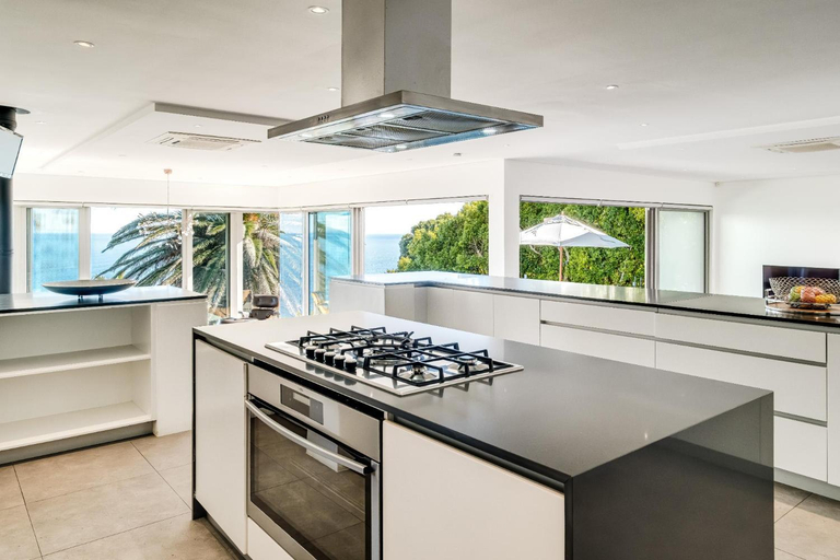 Others 5, Incredible Luxury Villa w Ocean Vistas The Views, City of Cape Town