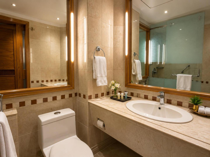Bathroom 4, Hotel Crown CP Islamabad, Islamabad