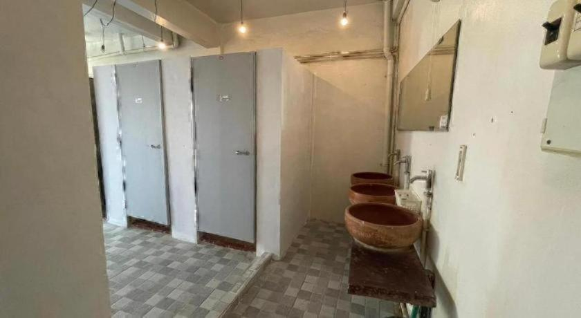Bathroom 4, Chinawat Hotel, Muang Sukhothai