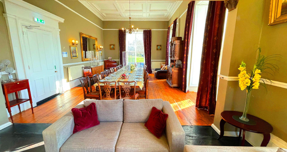 Food & Drinks, Kirkhill Estate Rooms, Midlothian