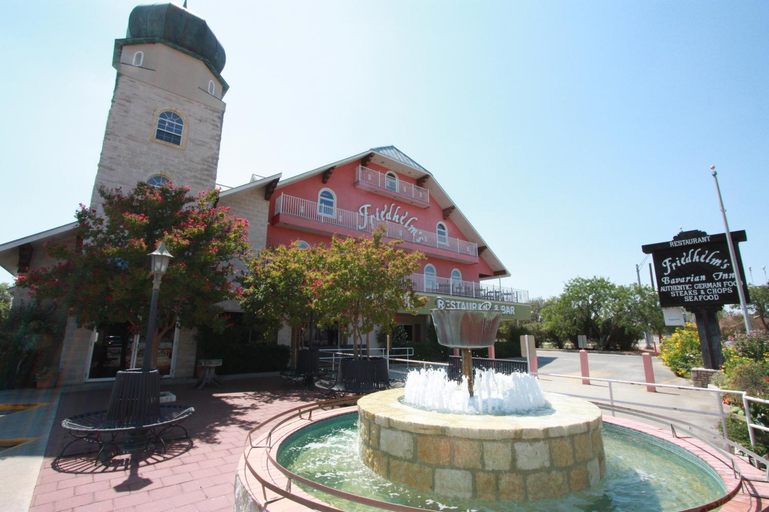 Exterior & Views 3, Friedhelms Bavarian Inn, Gillespie