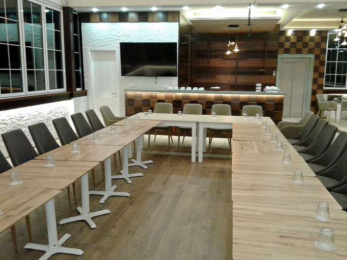 Food & Drinks 5, Capital Bruci Apartament, Tirana