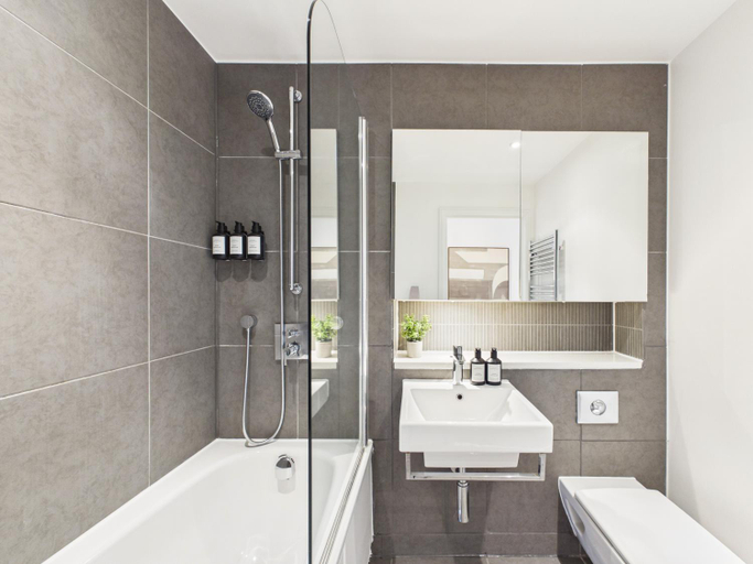 Bathroom 1, Westminster Residences by apt., London