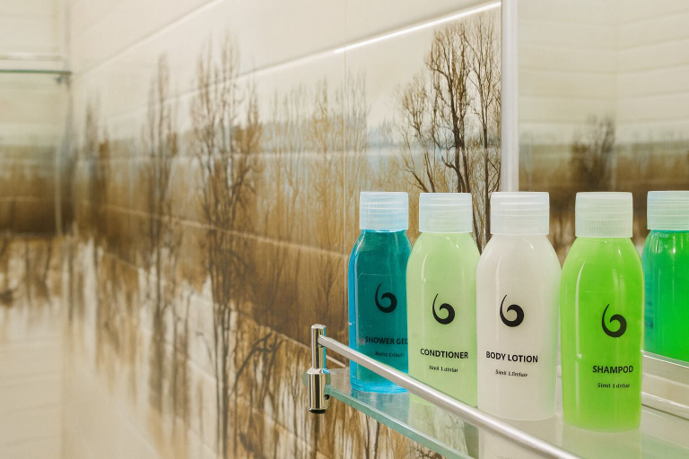 Bathroom amenities 2, Skyport Villa Katunayaka, Katana