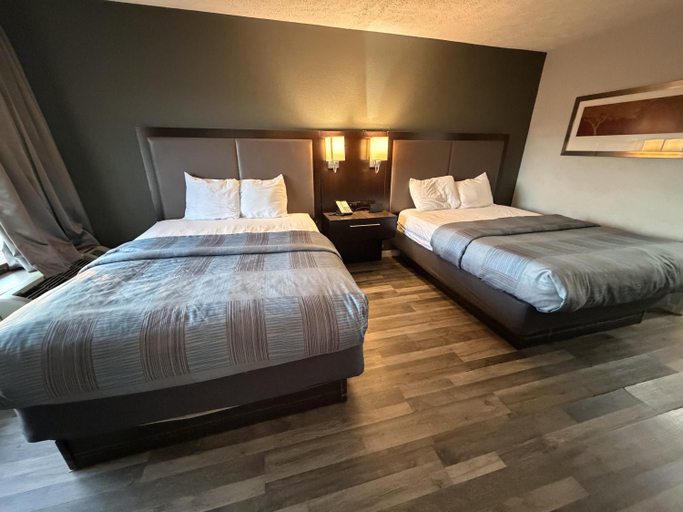Bedroom 3, Wilkes Barre Inn & Suites conference center, Luzerne