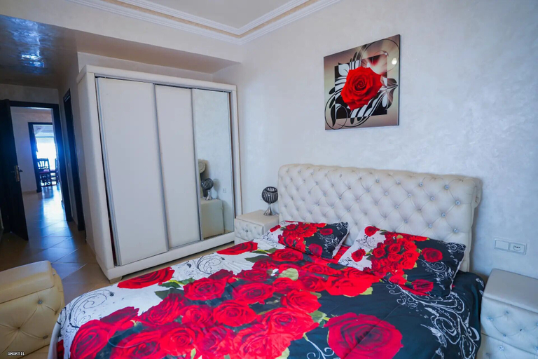 Room 2, Charming 2-Bedroom Apartment with Shared Pool in Martil, Tétouan