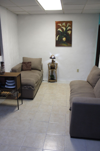 Living area 3, Aquí Comes Rico Airport Hostel, Mexico City