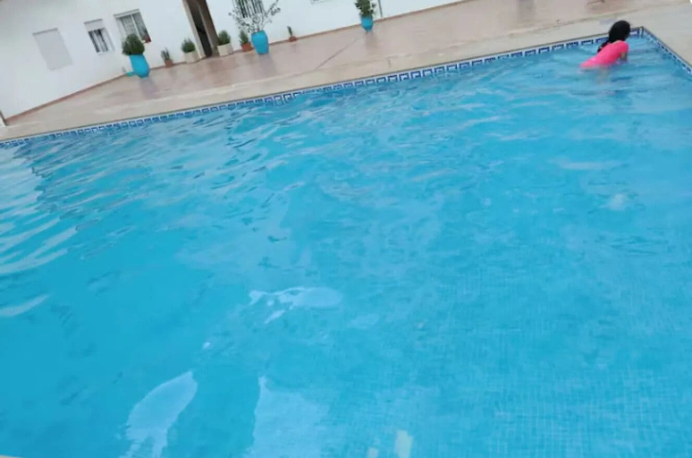 Pool 4, Charming 2-Bedroom Apartment with Shared Pool in Martil, Tétouan