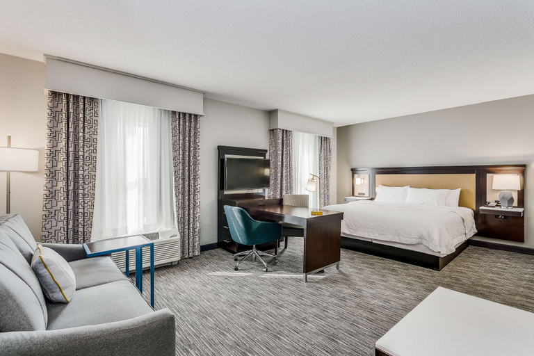 Bedroom 3, Hampton Inn & Suites Mobile-Downtown Historic District, Mobile