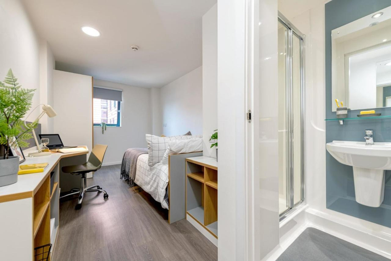 Bathroom 3, For Students Only Merlin Heights Leicester, Leicester