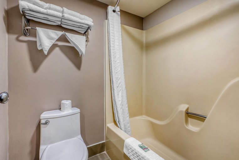 Bathroom 4, Best Western Shepherdsville-Louisville South Hotel, Bullitt