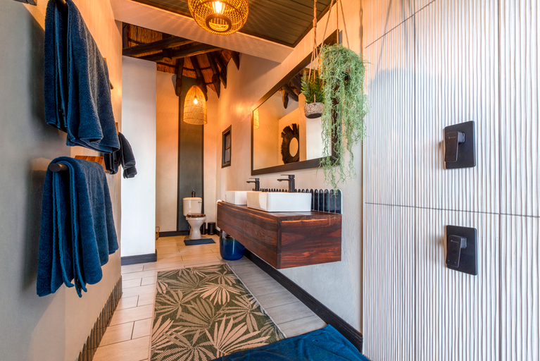 Bathroom, Namushasha River Lodge, Kongola