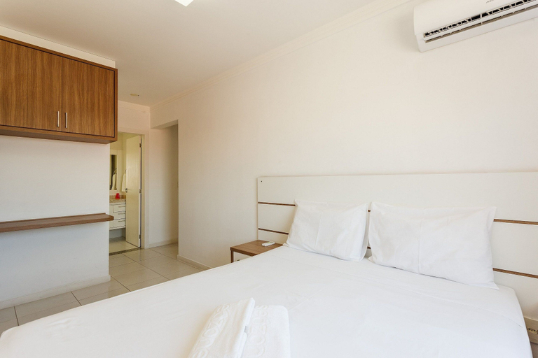 Room 4, Penthouse With Sea View 240m From the Beach Cac025, Florianopolis