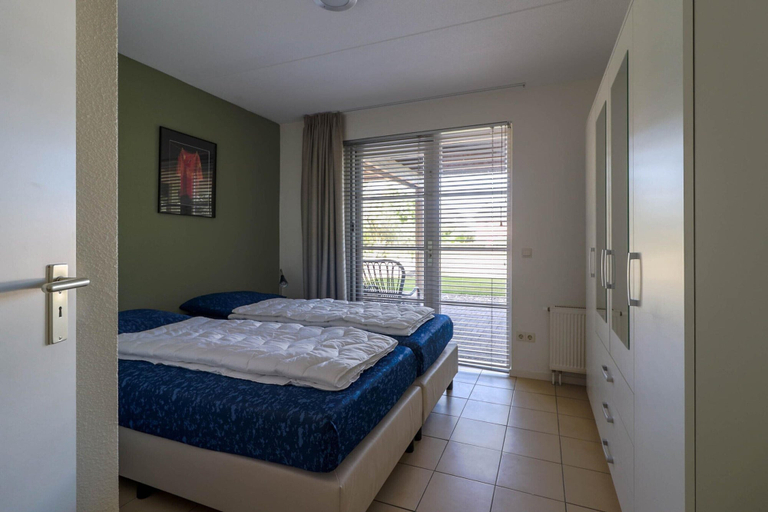 Room 4, Luxury Detached Villa Near the Beach, Wûnseradiel