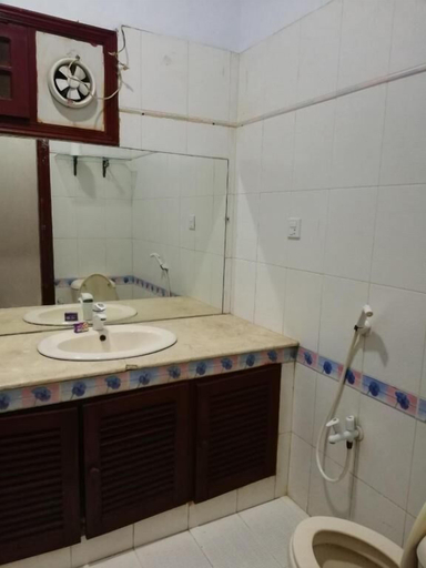 Bathroom 3, Hotel Island Clifton, Karachi