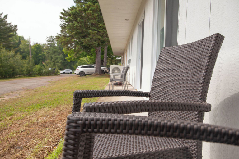 Exterior & Views 2, Hotel Le Riviera, Matawinie