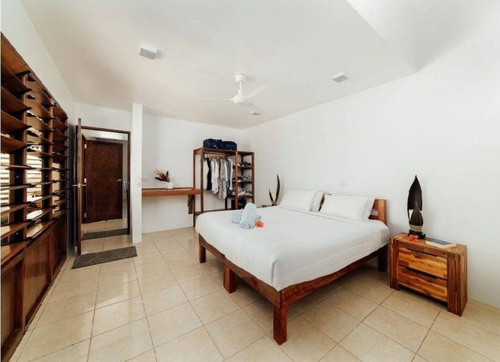 Bedroom 3, Waves at Surfside, Pango