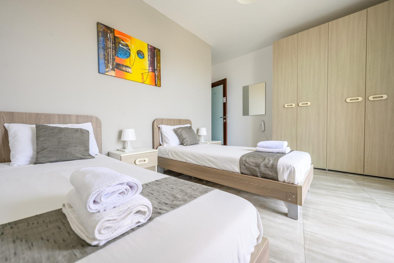Bedroom 2, F8 Room 3, Private Room two single beds shared bathroom in shared Flat