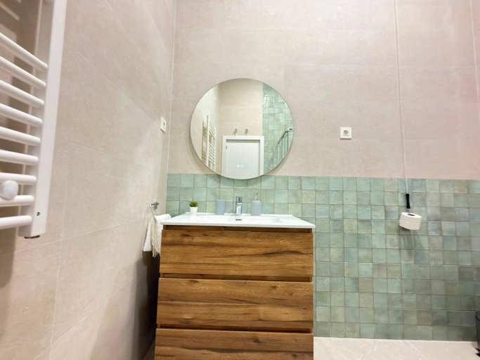 Bathroom 4, Habitaciones Nuevo Toledo, Madrid