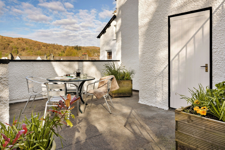 Balcony 3, Charming Snowdonia Cottage for 4, Cumbria
