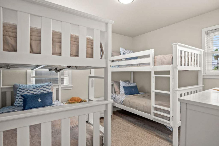 Room 2, The Sandpiper Private Deck Bay Boat Parking, Nueces