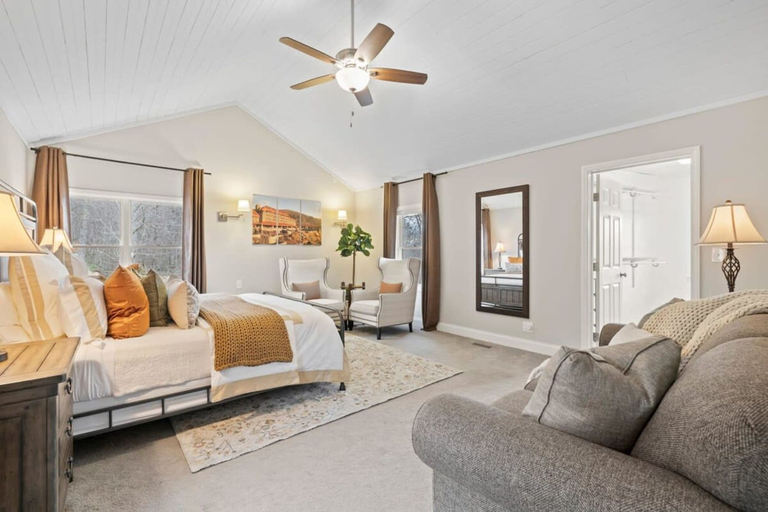 Room 3, 6 Br Sleeps 16 - Game Room - Hot Tub - Firepit, Buncombe