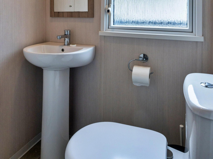 Bathroom 3, Pine Forest Lodge in Cornwall, Cornwall