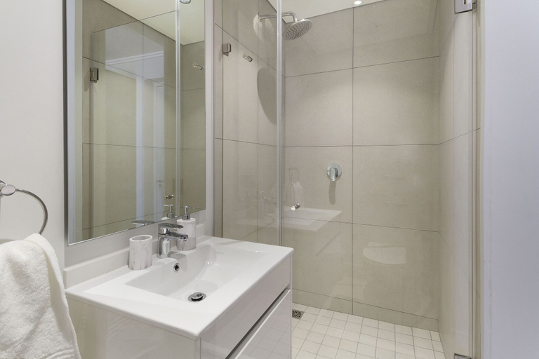Bathroom 3, Ellipse Waterfall 3902, City of Johannesburg
