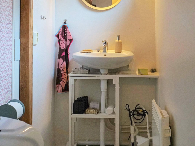 Bathroom 3, Charming Summer Cottage with Sauna-By Traum, Tibro