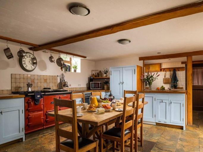 Dining 3, Retreat With Valley-view Deck, Devon