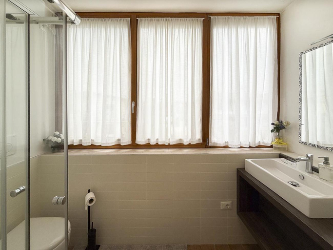 Bathroom 2, B&B Ca' Rina, Treviso