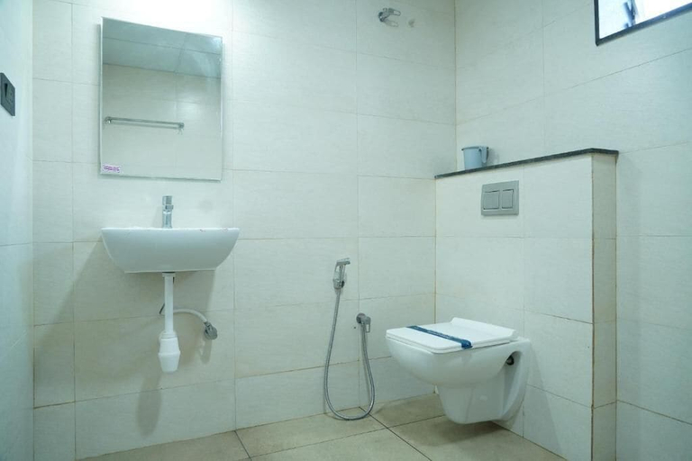Bathroom 3, Hotel Jai's Inn, Thanjavur