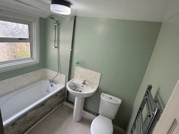 Bathroom 5, Stunning Sea View Flat on The Leas Panoramic Estuary Sunsets, Steps to Beach, Kent