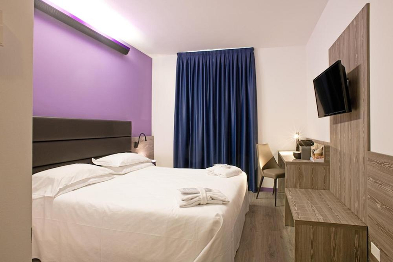 Bedroom 2, Hotel Gardenia, Verona