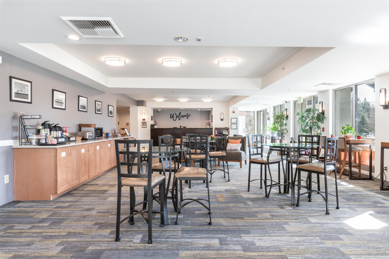 Food & Drinks 5, Marshall Suites Bainbridge Surestay Collection Bw, Kitsap