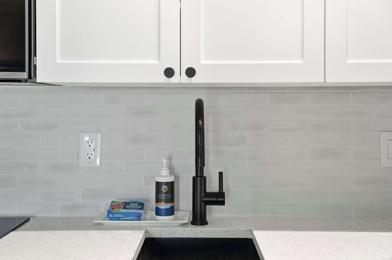 Private kitchen 5, Cozy Condo by Downtown, Deschutes