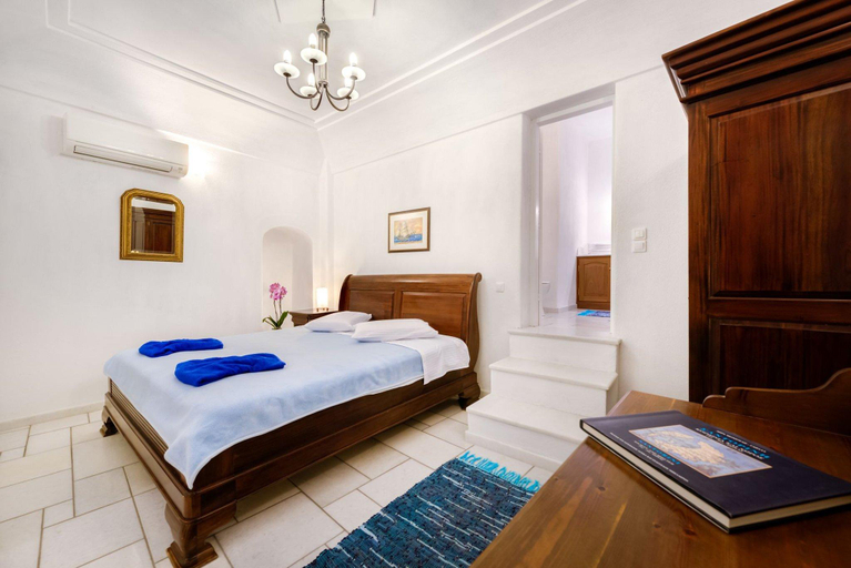5, Deluxe Santorini Villa  Villa Romantic  1 Bedroom  Wonderful Sea Views, South Aegean