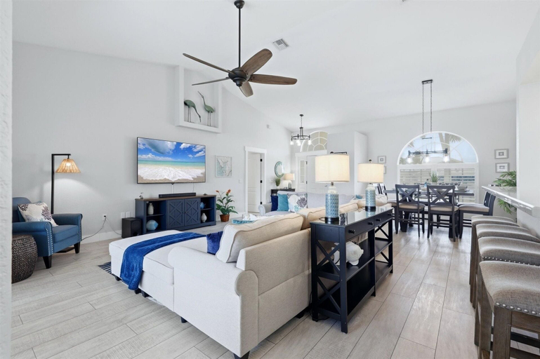 Living area 4, Punta Gorda 3-Bedroom Canalfront Pool Vacation Home with Dock 3 Home, Charlotte