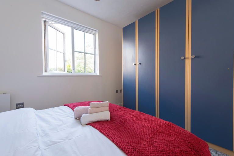 Room 2, East London Apt - Stay 6 - Transport Links - Wifi, London