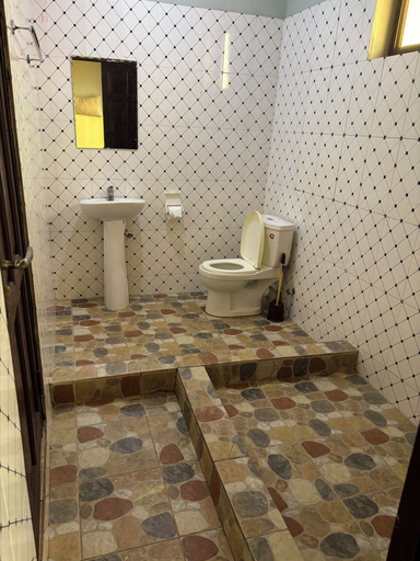Bathroom, Sunset View Guest House, Shama Ahanta East