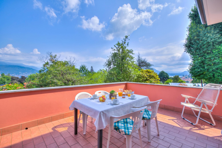 Outdoor dining 2, Manuela's Apartment Stresa Next to Center Lake View Terrace, Verbano-Cusio-Ossola