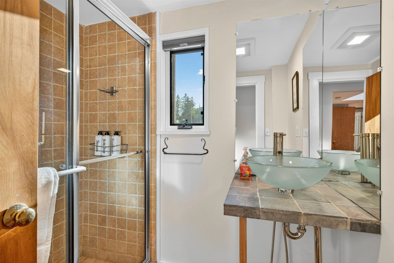 Room 5, 4 Br Sleeps 8 - Kayaks - Fire Pit - Dog Friendly, Caledonia