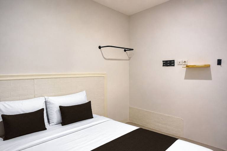 Room 4, Hotel O near Bunda Thamrin Hospital, Medan