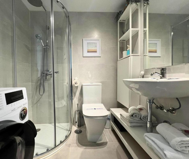 Bathroom 3, Apartamentos Benal Beach Group, Málaga