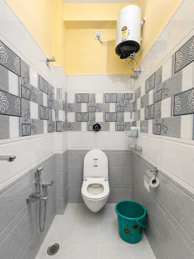 Bathroom 3, Kashi Raj Homestay, Varanasi
