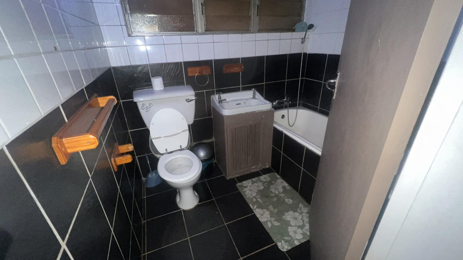 Bathroom 5, Happy Time guest house, Mopani