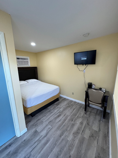 Bedroom 2, Royal INN, Richland
