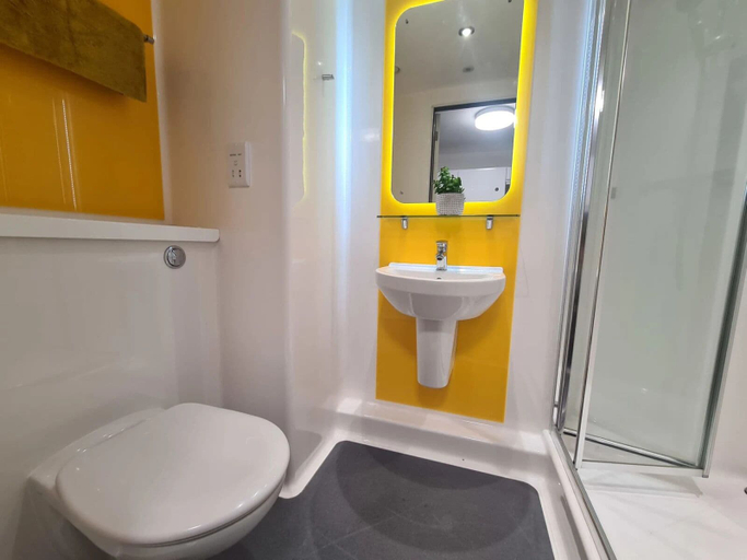 Bathroom 3, St James' House, Newcastle upon Tyne